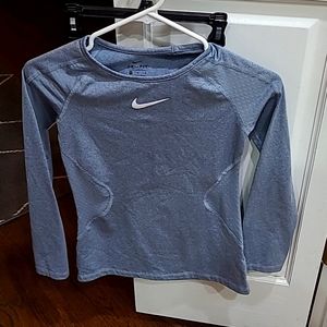 Nike girl pullover